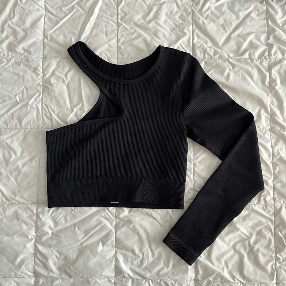 Ribbed one shoulder crop top